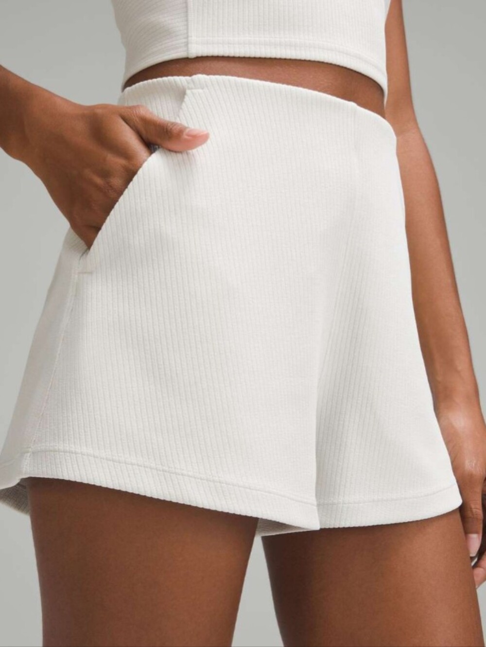 Lululemon Athletica Ribbed Softstream High-Rise Shorts 2" Size 6
